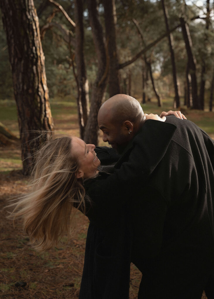 Spontane loveshoot in de Loonse en Drunense Duinen door fotograaf Nick van de Ven.