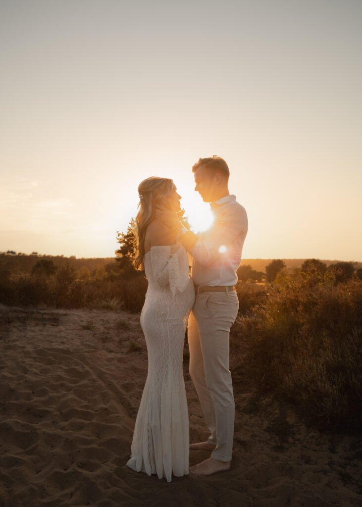 cinematic-elopement-veluwe-tegenlicht