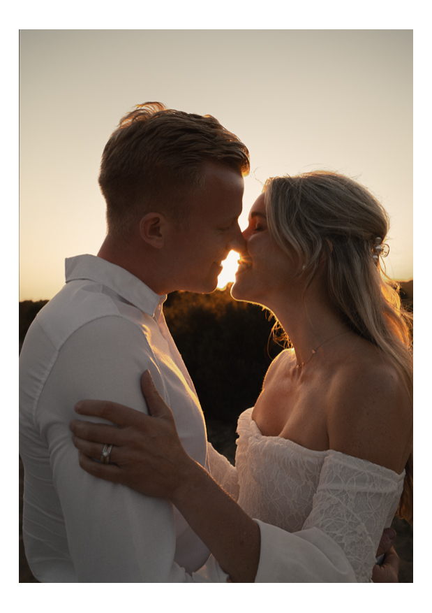 Portret & Gezin cinematic zwangerschapsshoot zonsondergang