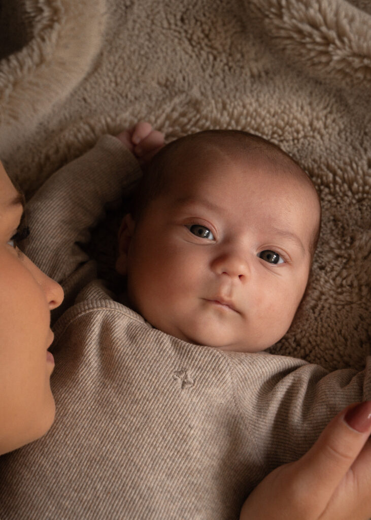 newbornfotograaf thuis intiem gezinsmoment5